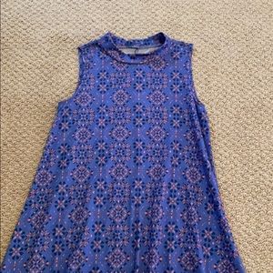 High neck no sleeved dress